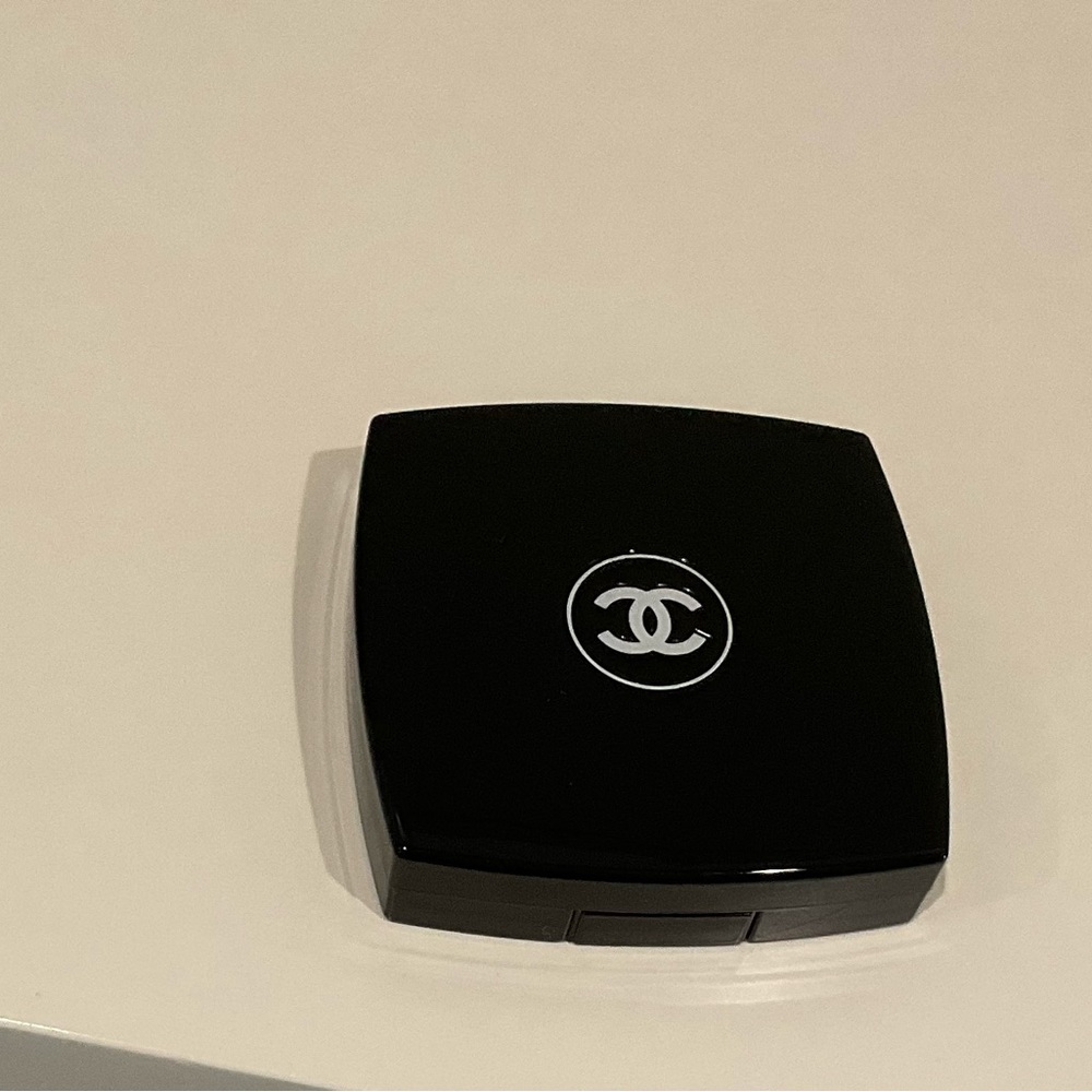 Chanel La Palette Sourcils. Brow Wax/Powder duo, medium 02 shade.